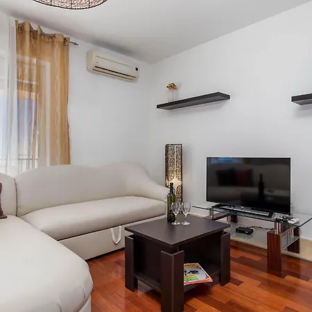 Front In With Wifi Apartament *