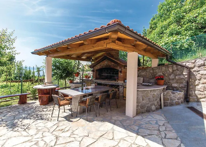 3 Bedroom Stunning In Appartamento Ičići