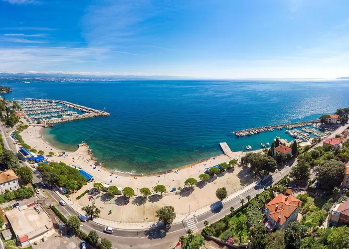 3 Bedroom Stunning In Appartamento *