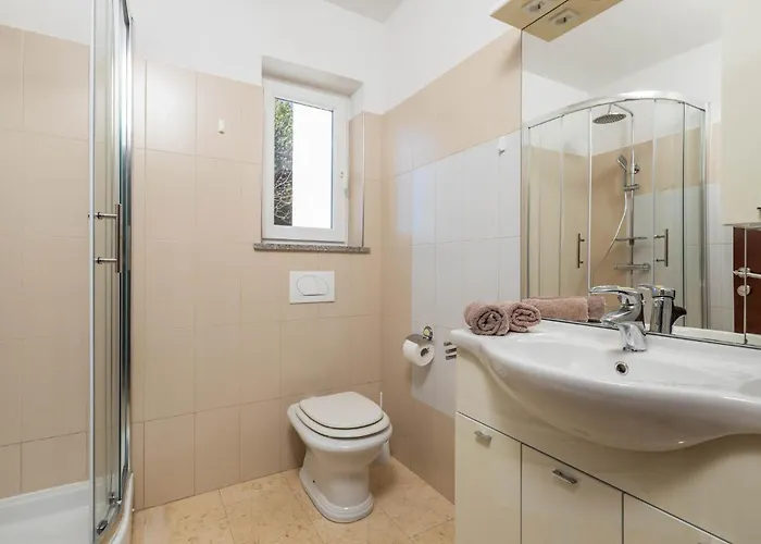 3 Bedroom Stunning In *