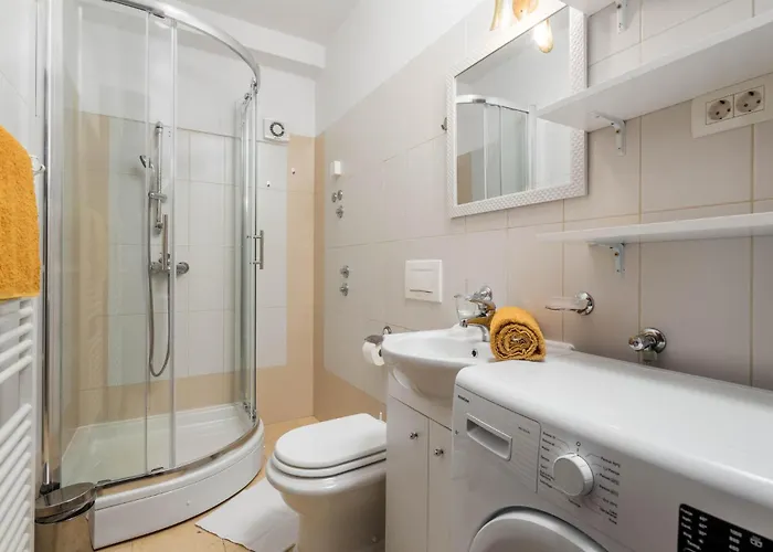 3 Bedroom Stunning In *