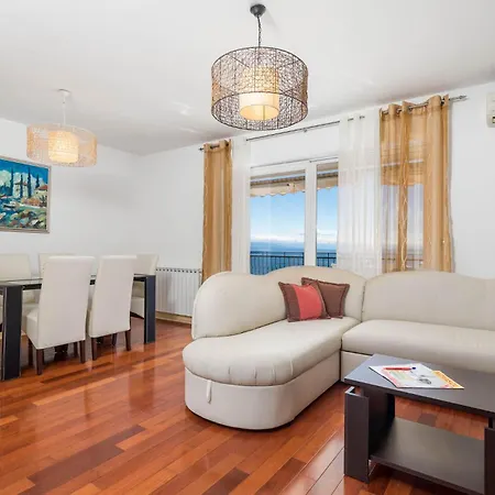 Pet Friendly Apartment In Icici With Wifi Apartment *
