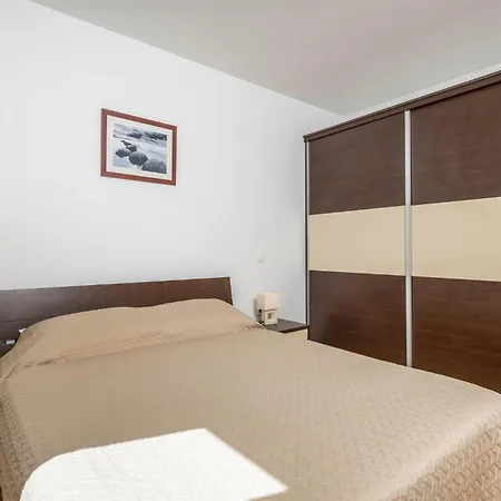 Pet Friendly Apartment In Icici With Wifi Apartment