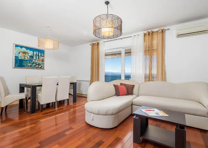 3 Bedroom Stunning Apartment In Icici Apartment *